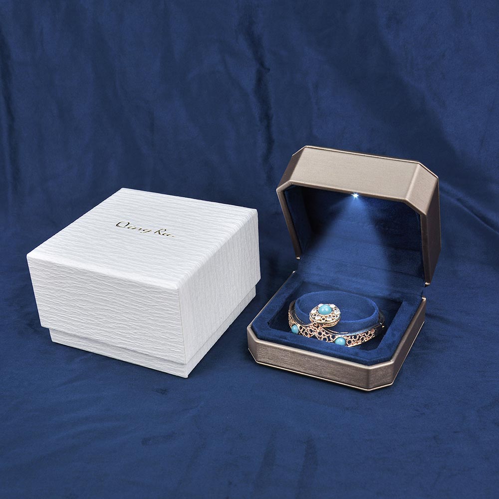 necklace box