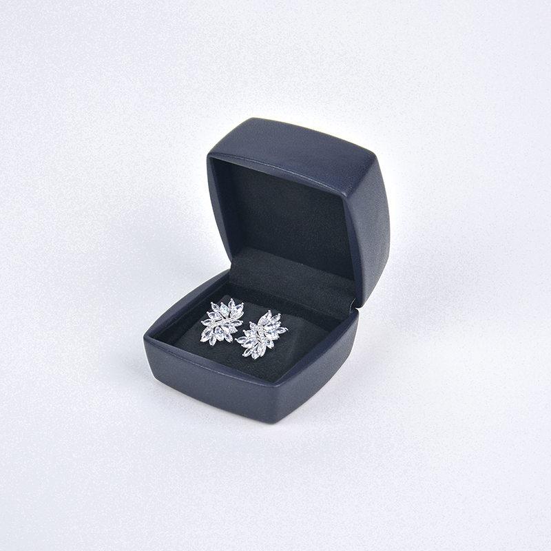 velvet necklace packaging