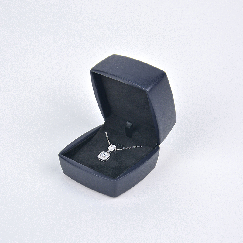 velvet necklace packaging