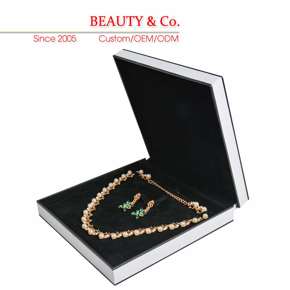 Personalized Jewelry Necklace Packaging