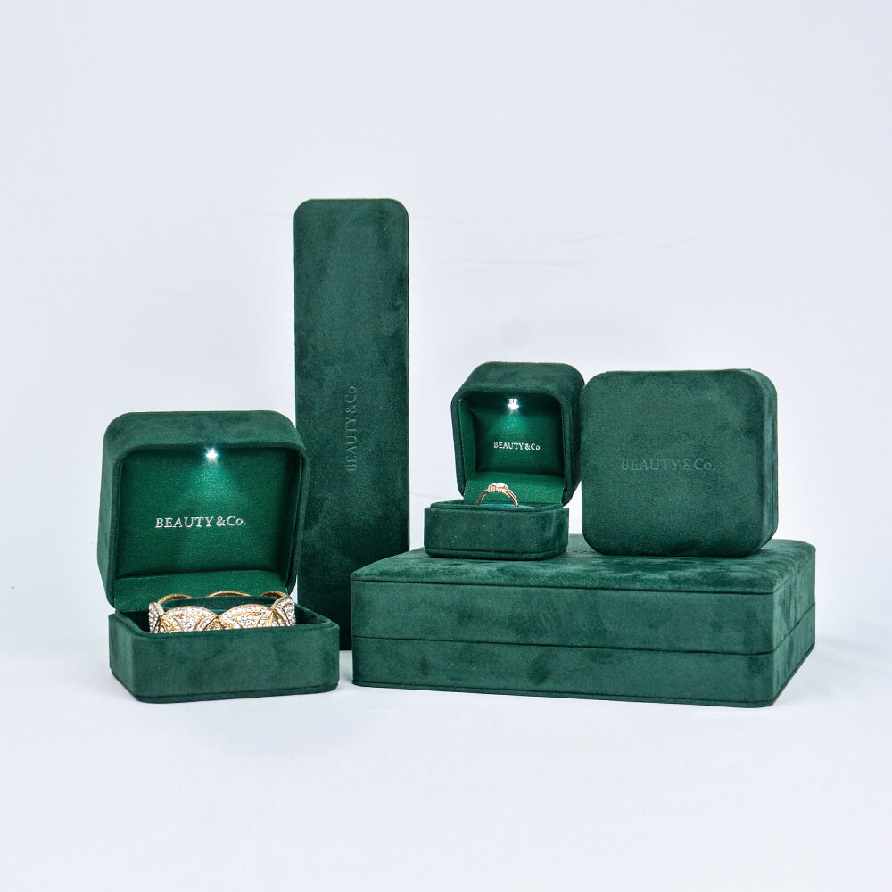 LED Illuminated Dark Green Velvet Box