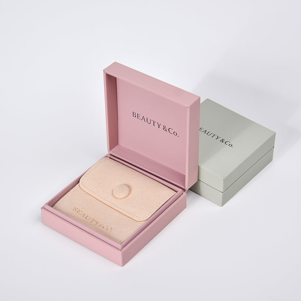 Minimalist Design for Modern Jewelry Case