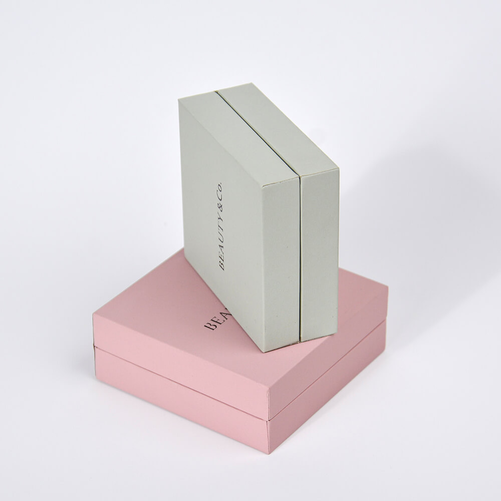 Minimalist Design for Modern Jewelry Case