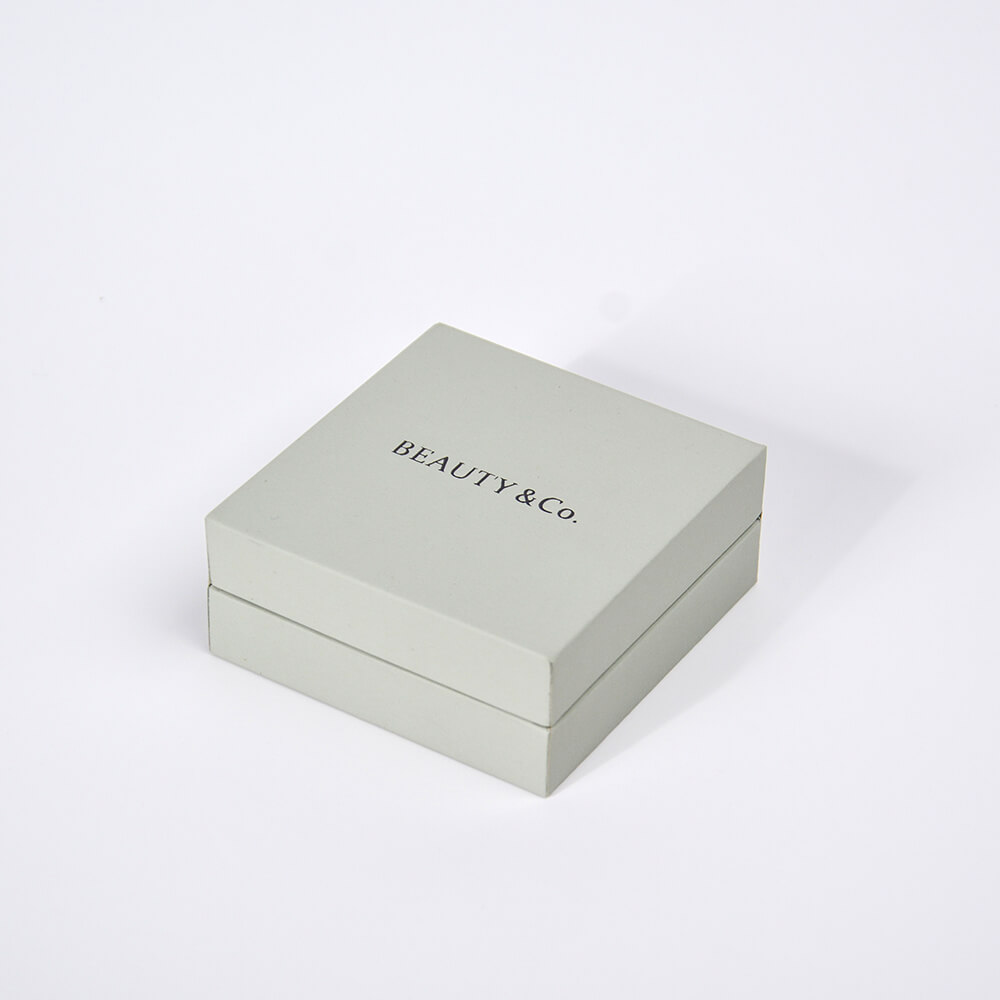 Minimalist Design for Modern Jewelry Case