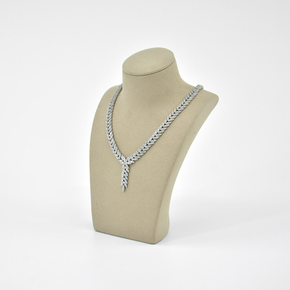 Display jewelry equipment