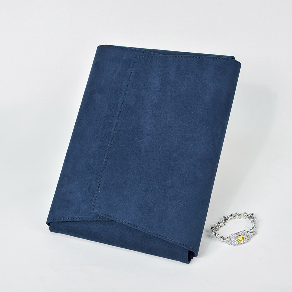 Space-Saving Style Pouch Bag