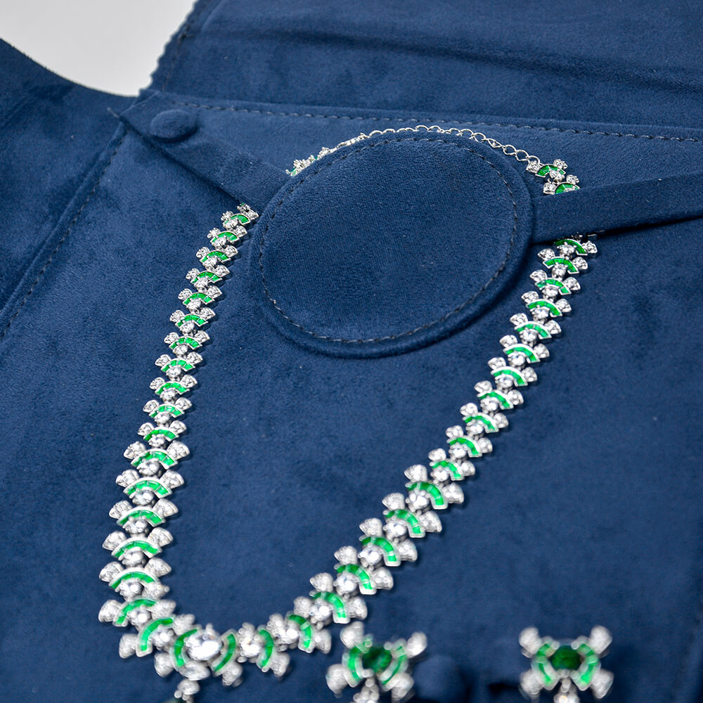 Space-Saving Style Pouch Bag