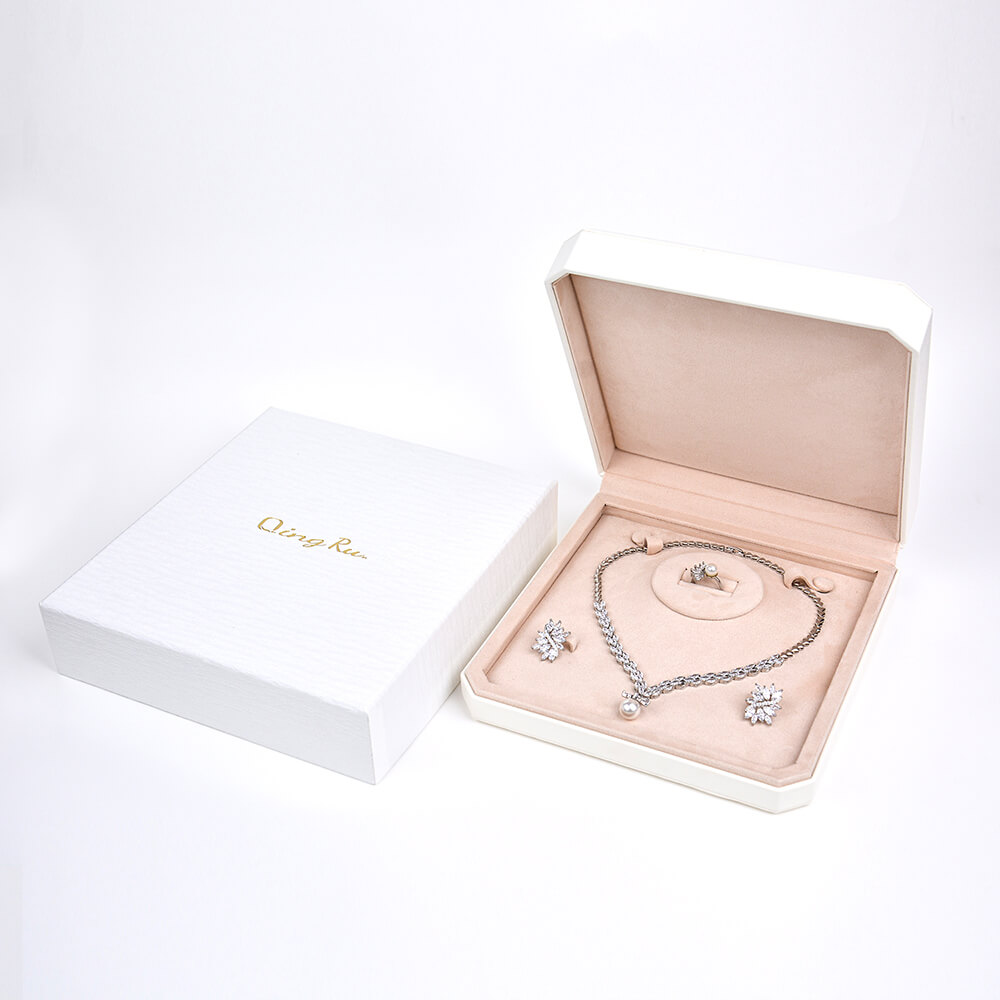  Luxury Leather Jewelry Boxes